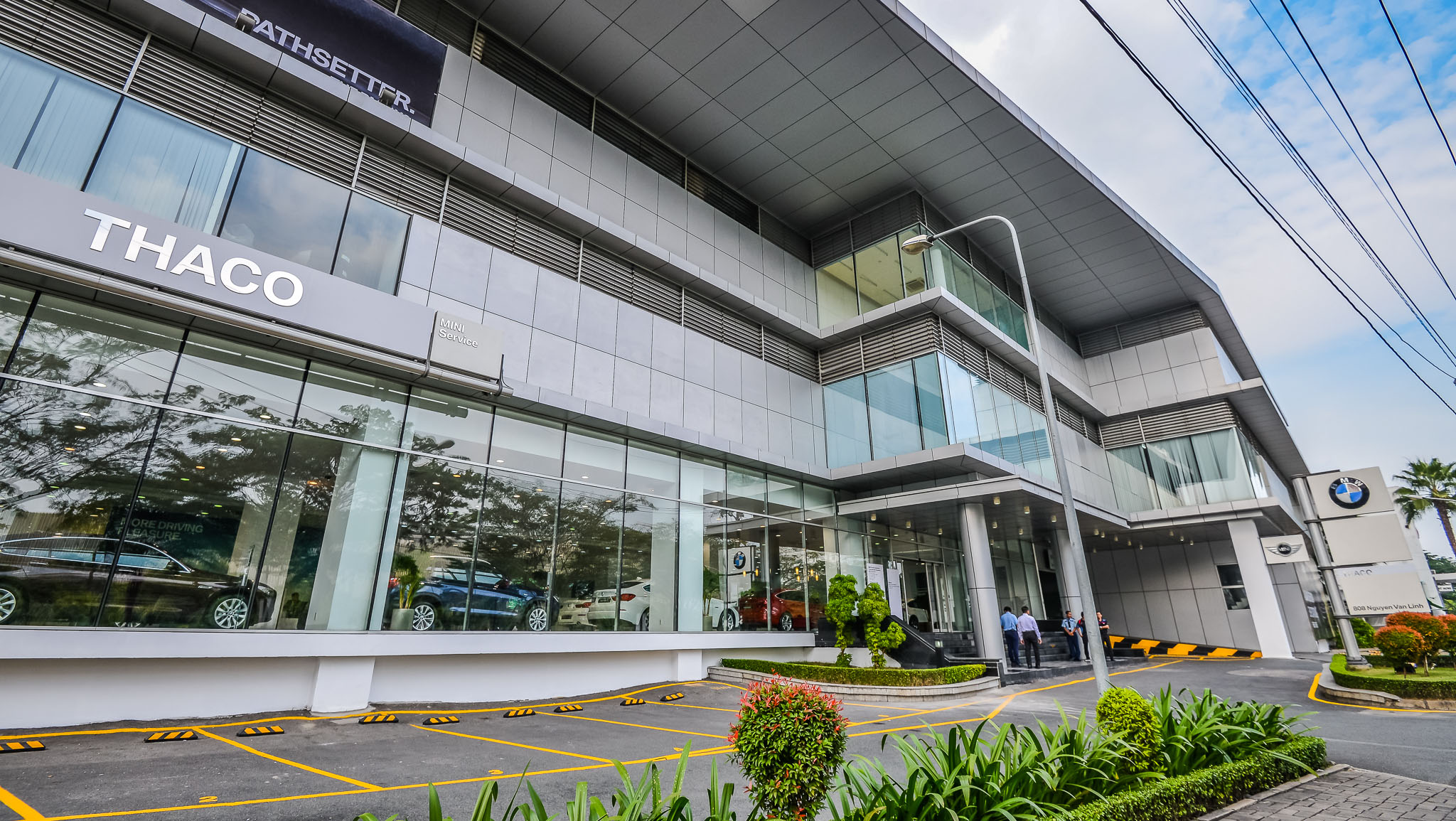 Showroom BMW NHA TRANG - BMW Nha Trang
